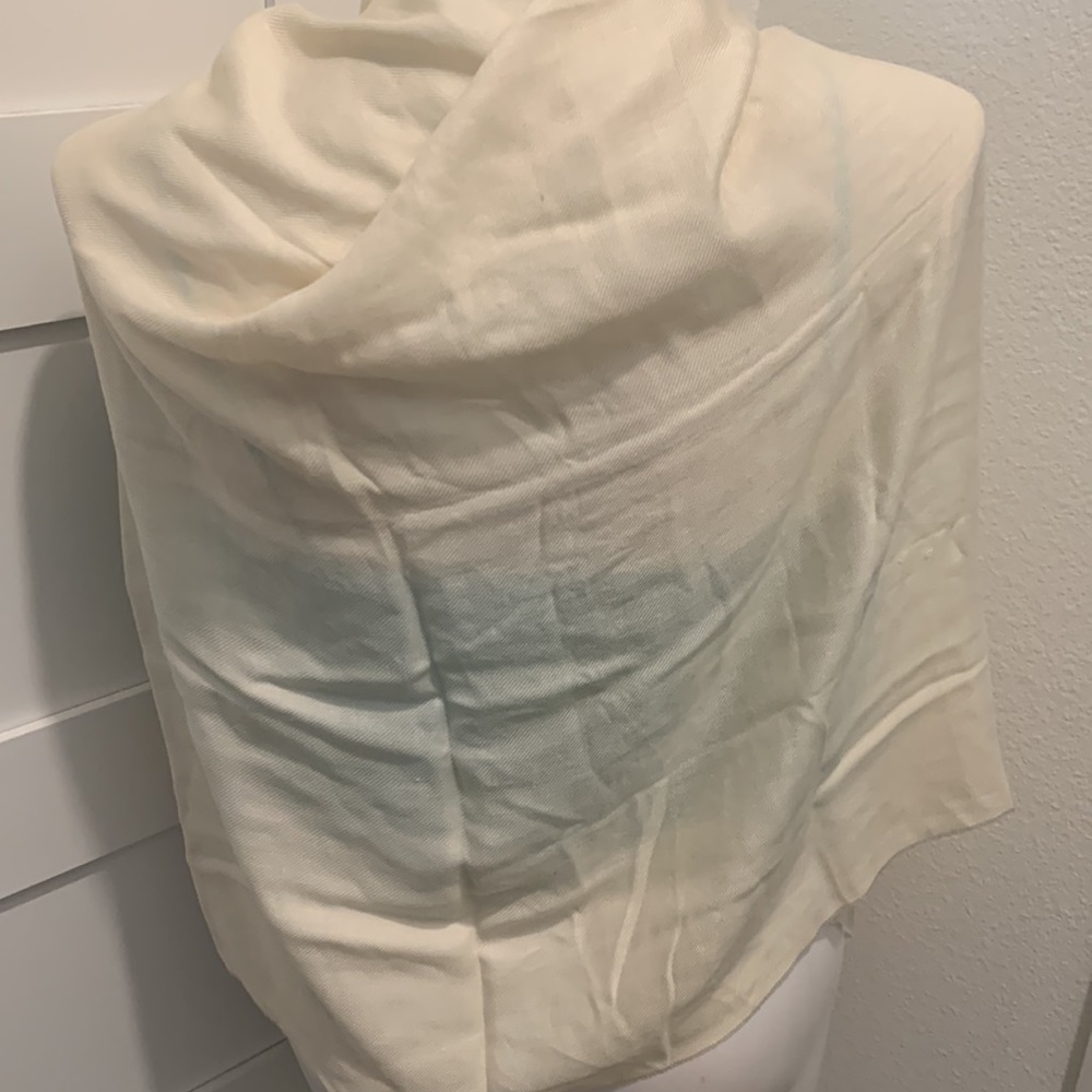 Two Scarves / Wraps🧣 - Picture 7 of 16